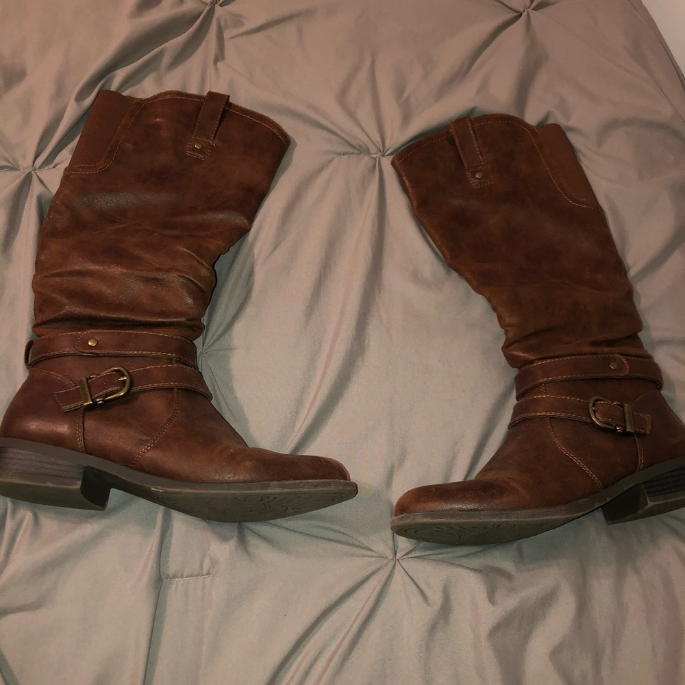 brown boots